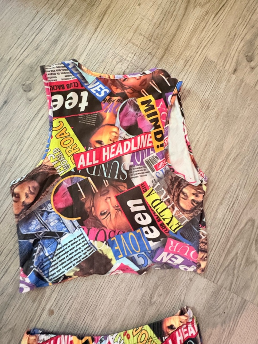 Colorful Multicolor Graphic Leggings Set - Vibrant Magazine Print - Picture 7 of 11